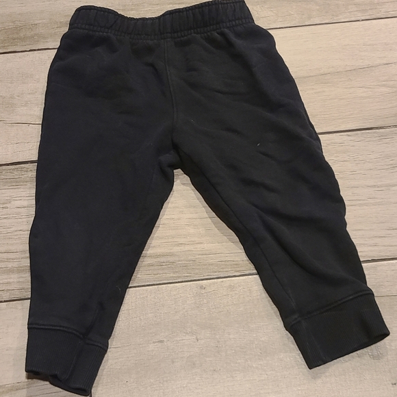 🍓 Cat and Jack black toddler sweatpants🧋☃️🪻🍍 - Picture 1 of 3